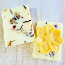 Load image into Gallery viewer, LAST ONE!  Honey &amp; Orange Blossom - Safe &amp; Natural Wax Melts with Dried Citrus Herbals
