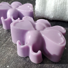 Load image into Gallery viewer, Bee Chill - Goats Milk &amp; Honey Soap - Relaxation Enhancing Aromatherapy Oils
