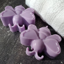 Load image into Gallery viewer, Bee Chill - Goats Milk &amp; Honey Soap - Relaxation Enhancing Aromatherapy Oils
